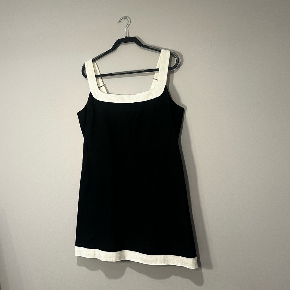 Abercrombie & Fitch Black and White Mini Dress